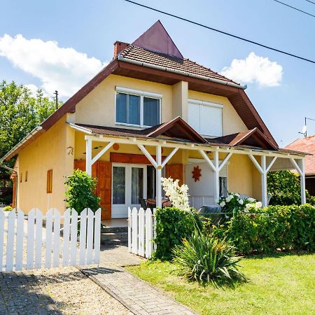 Holiday Home Jazmin By Interhome Balatonszarszo Exterior foto